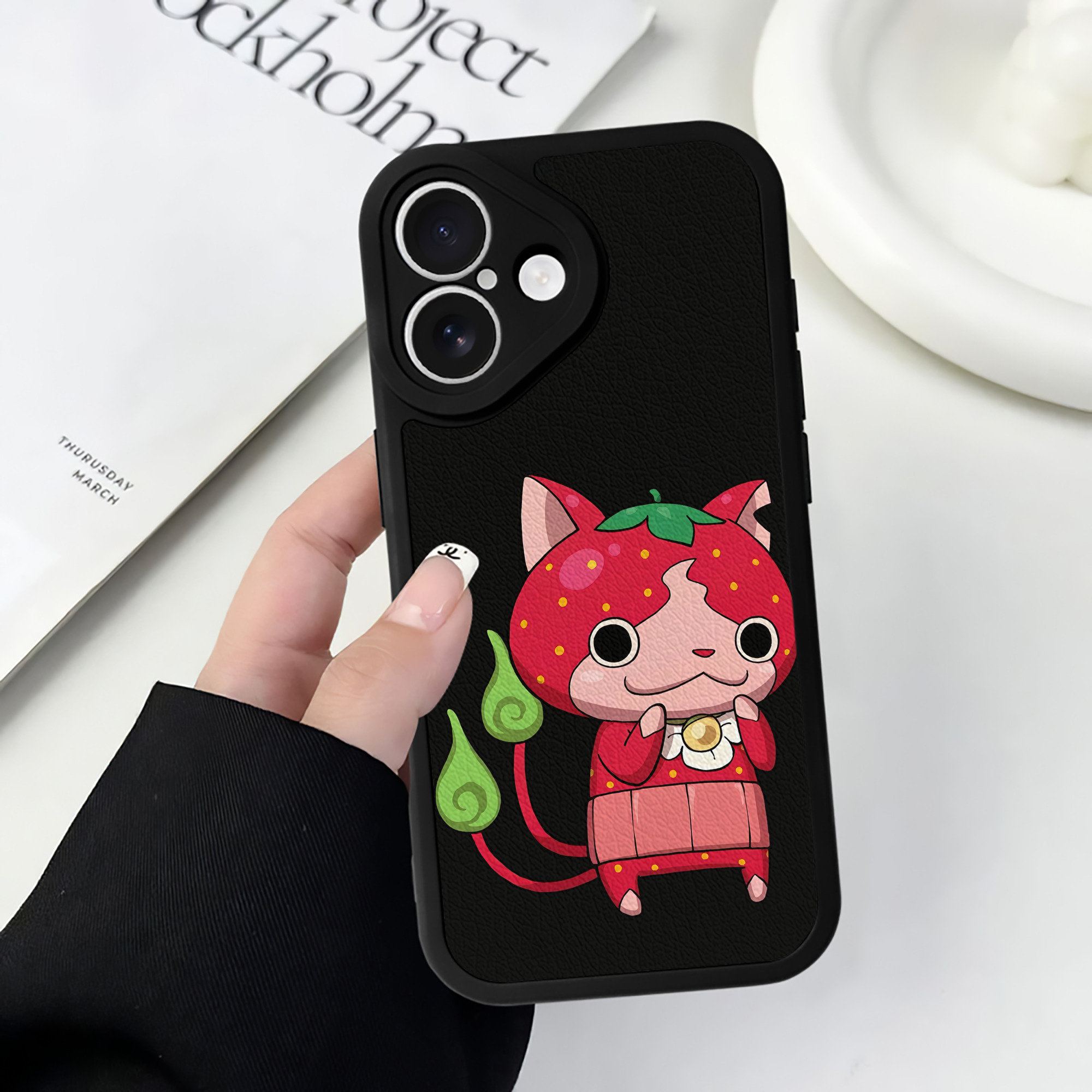 （画像用） 妖怪ウォッチ Yo-kai Watch 【iPhone 16シリーズ対応】シリコンスマホケース（レザー調） 材質：シリコン